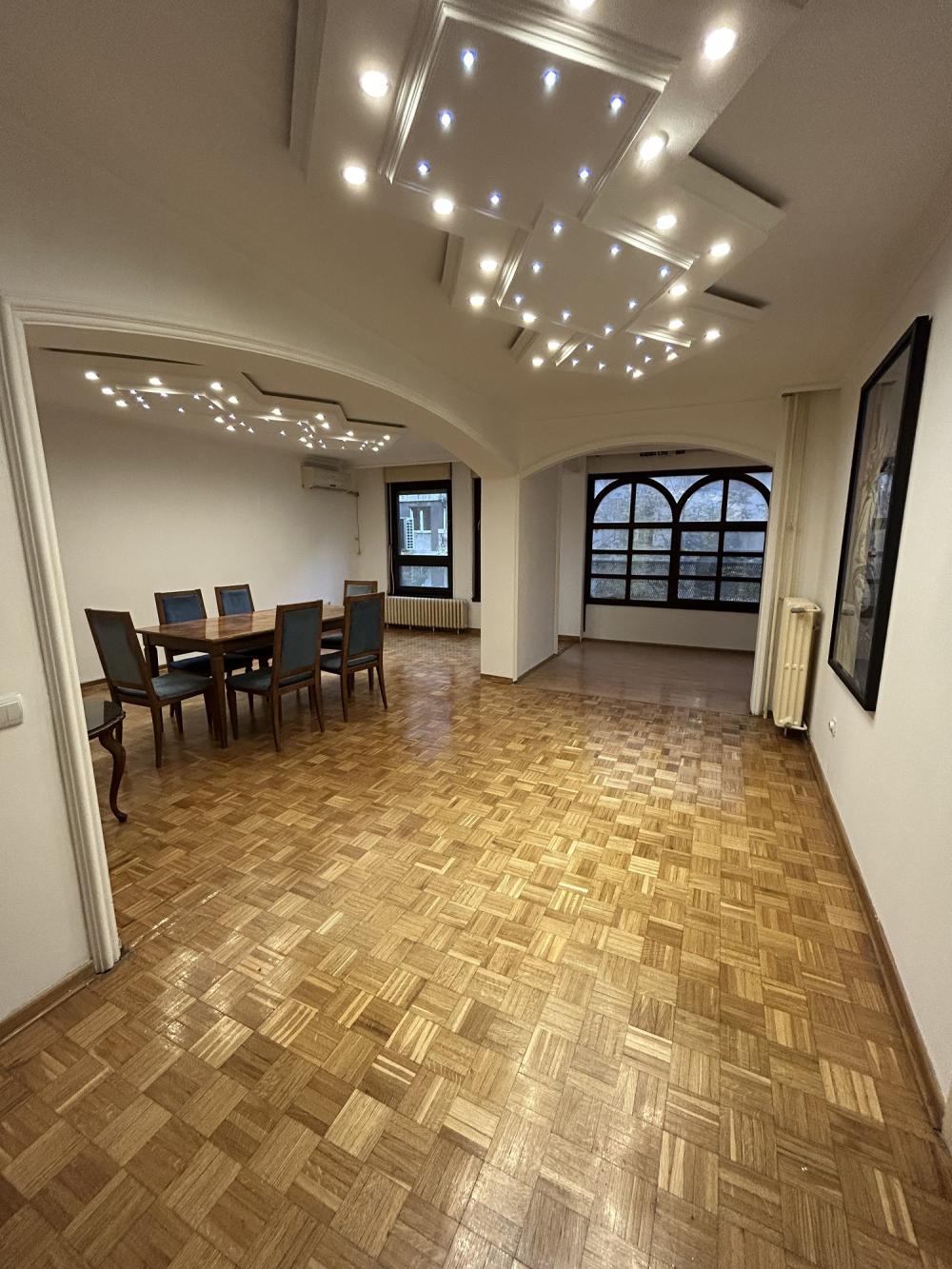 Slika 2 - Golsvordijeva, Trosoban stan za izdavanje, 115m2, 1.300€