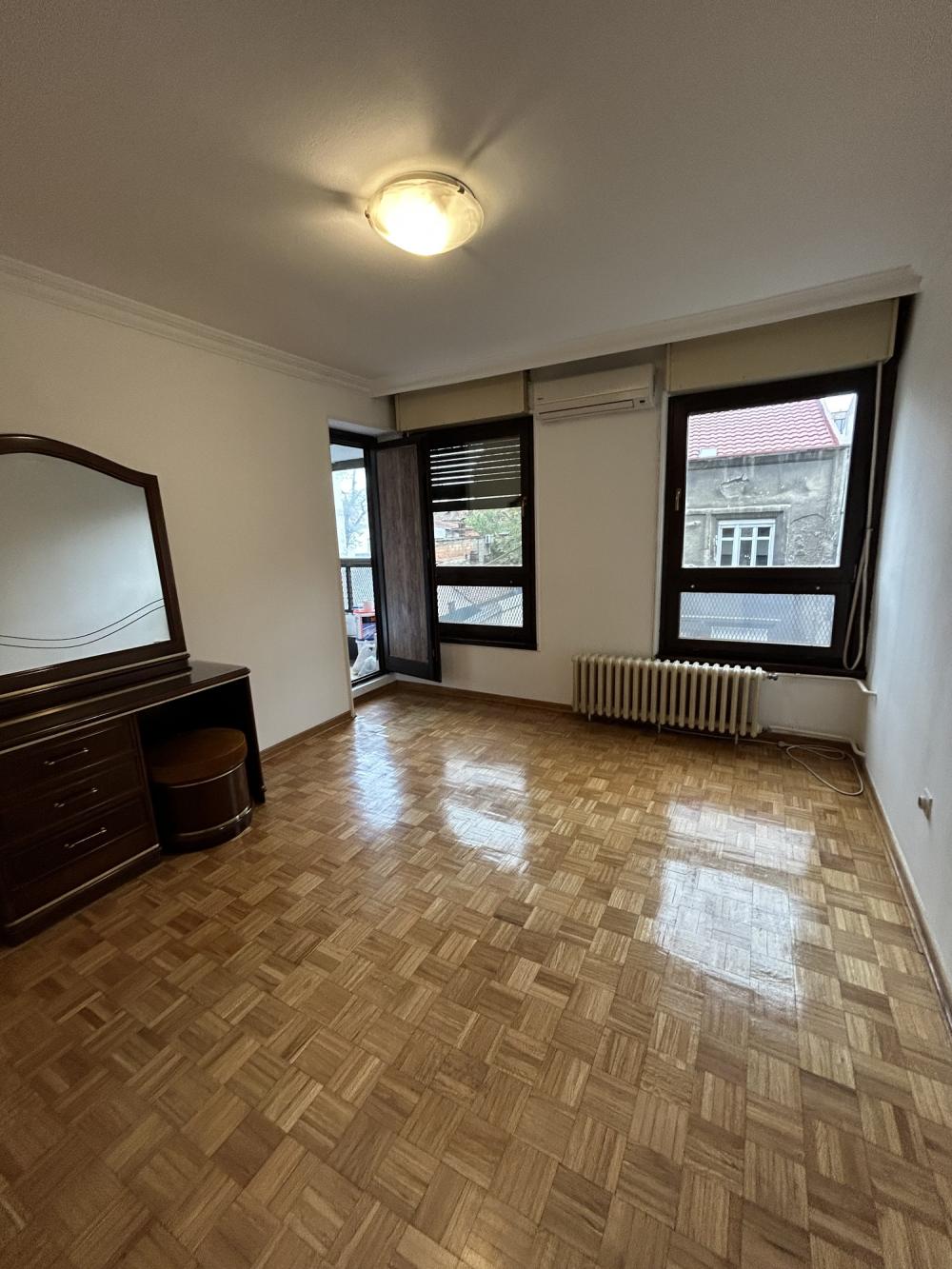 Slika 6 - Golsvordijeva, Trosoban stan za izdavanje, 115m2, 1.300€