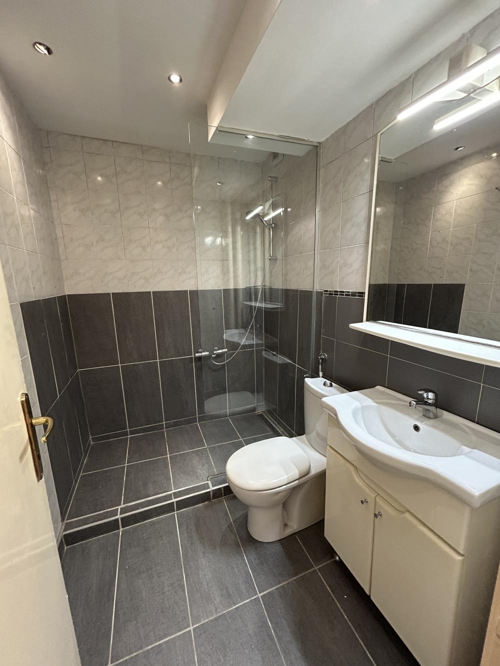 Slika 8 - Golsvordijeva, Trosoban stan za izdavanje, 115m2, 1.300€