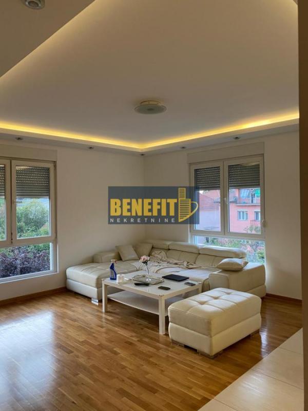 Glavna slika -Četvorosoban stan na prodaju, 85m2, 262.000€