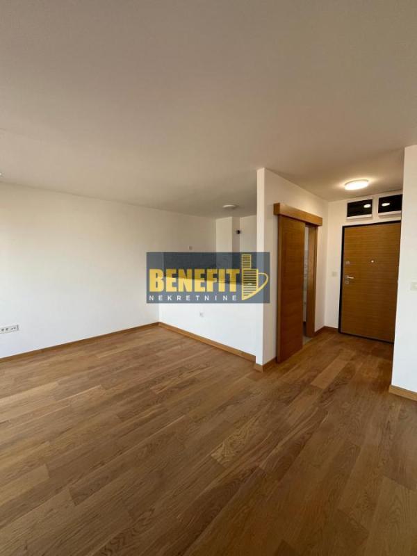 Slika 2 - Trosoban stan za izdavanje, 92m2, 900€