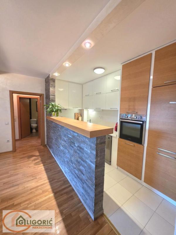 Slika 7 - Ilije Stojadinovića, Trosoban stan na prodaju, 82m2, 245.000€