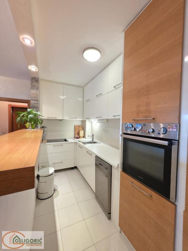 Slika 11 - Ilije Stojadinovića, Trosoban stan na prodaju, 82m2, 245.000€