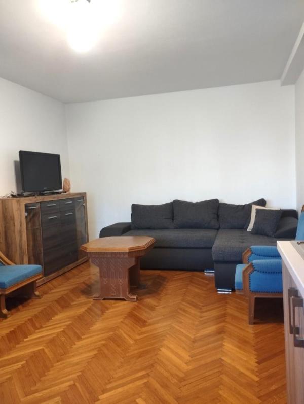 Slika 1 - Dvoiposoban stan za izdavanje, 500€