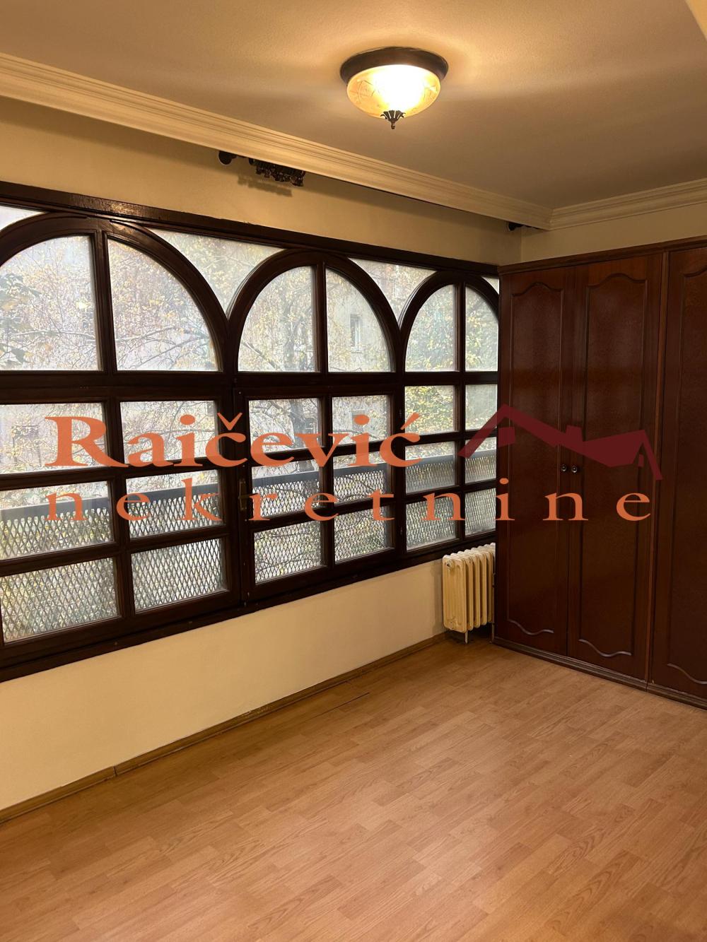 Slika 3 - Golsvordijeva, Trosoban stan za izdavanje, 115m2, 1.300€