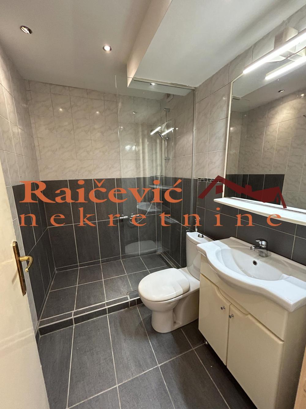 Slika 8 - Golsvordijeva, Trosoban stan za izdavanje, 115m2, 1.300€