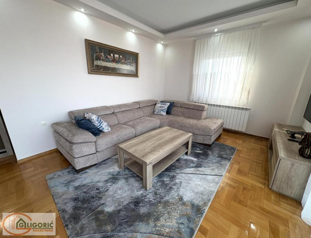 Glavna slika -Bratstva i jedinstva, Trosoban stan za izdavanje, 75m2, 700€