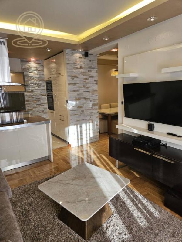 Slika 3 - Trosoban stan za izdavanje, 70m2, 800€