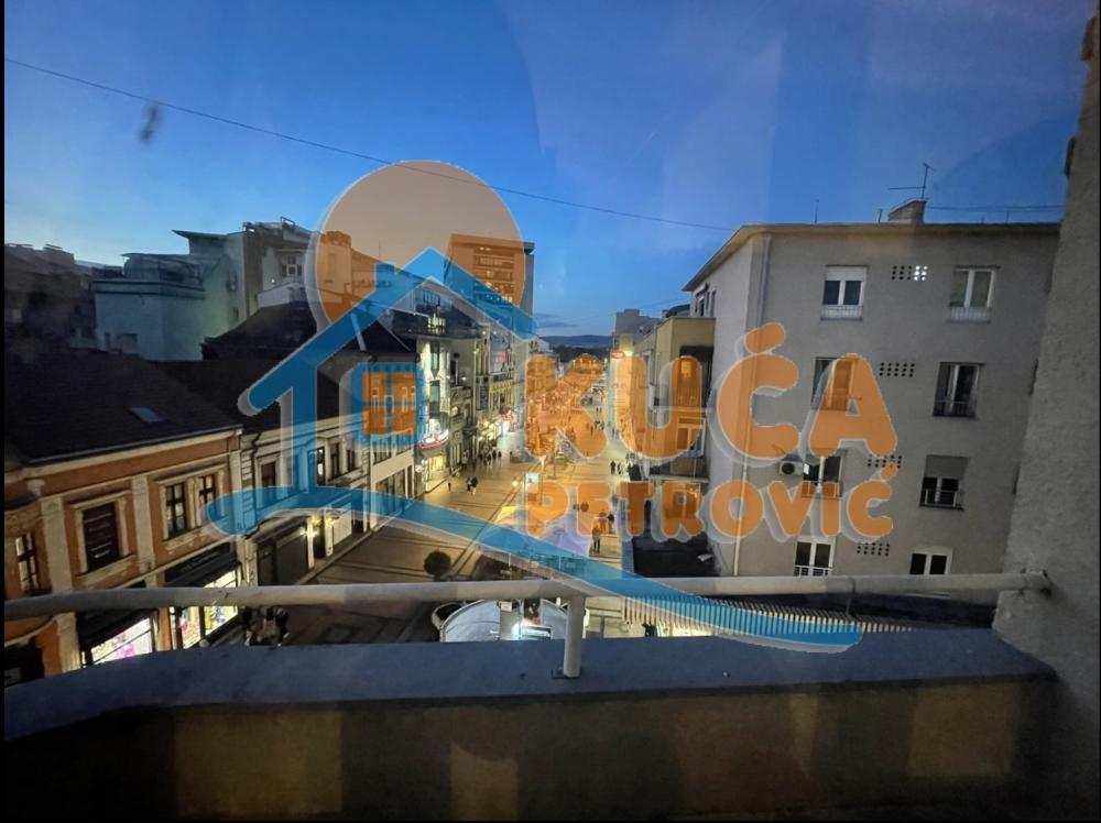 Slika 9 - Obrenovićeva, Četvorosoban stan za izdavanje, 92m2, 700€