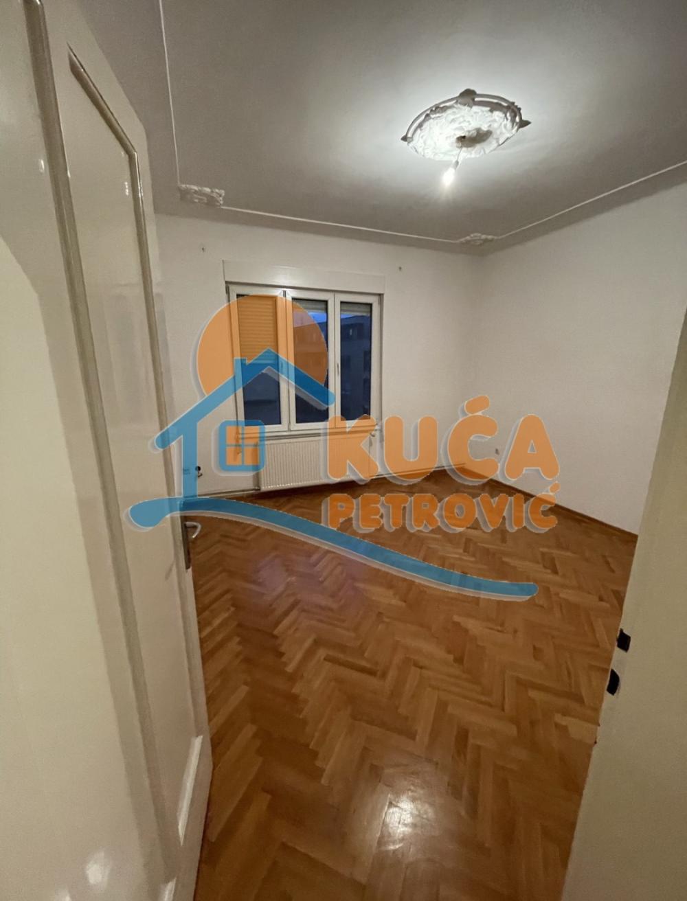 Slika 4 - Obrenovićeva, Četvorosoban stan za izdavanje, 92m2, 700€