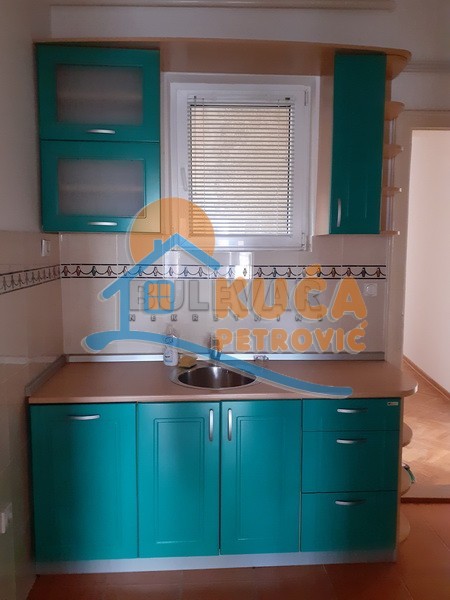 Slika 3 - Obrenovićeva, Četvorosoban stan za izdavanje, 92m2, 700€