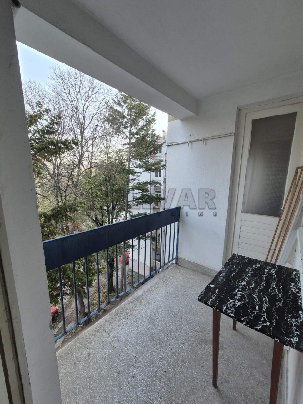 Slika 5 - Pariske komune, Dvosoban stan za izdavanje, 60m2, 300€