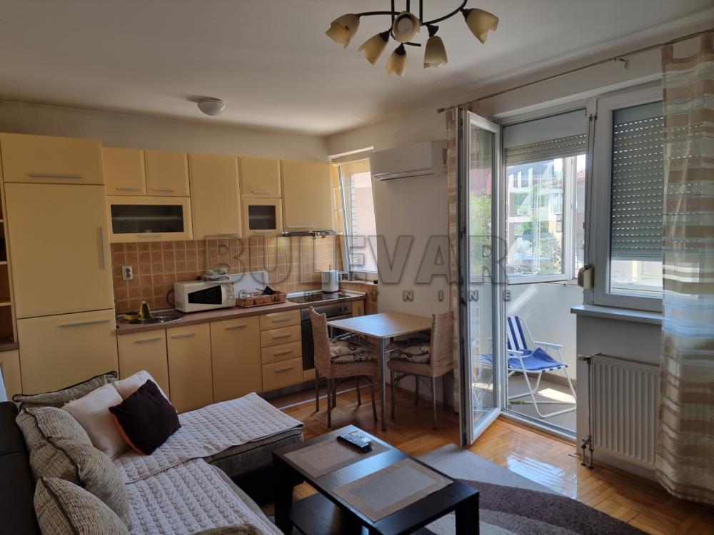 Slika 2 - Sestre Baković, Jednoiposoban stan za izdavanje, 37m2, 320€