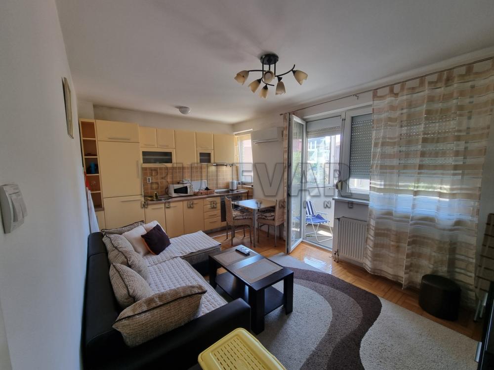 Slika 1 - Sestre Baković, Jednoiposoban stan za izdavanje, 37m2, 320€