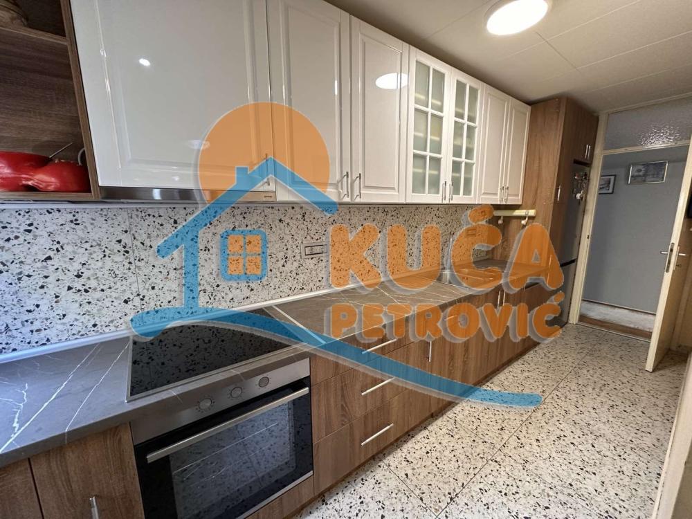 Slika 8 - Bulevar Nemanjića, Trosoban stan na prodaju, 78m2, 155.000€