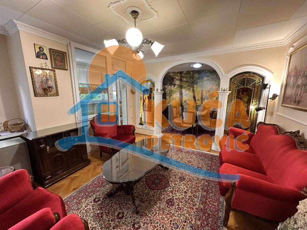 Slika 1 - Bulevar Nemanjića, Trosoban stan na prodaju, 78m2, 155.000€