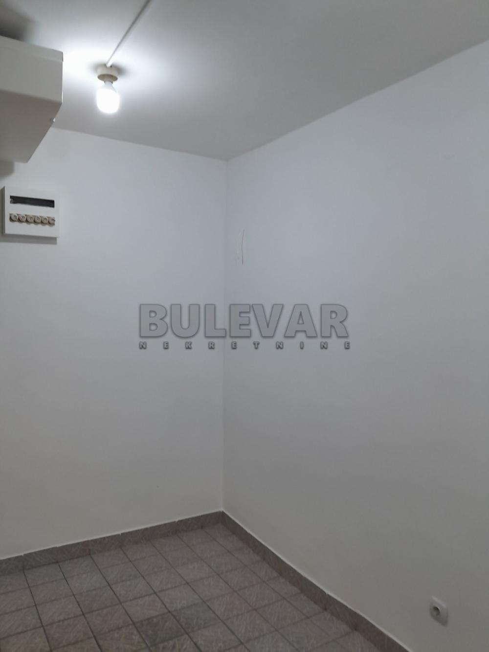 Slika 2 - Obrenovićeva,  Lokal za izdavanje, 8m2, 80€