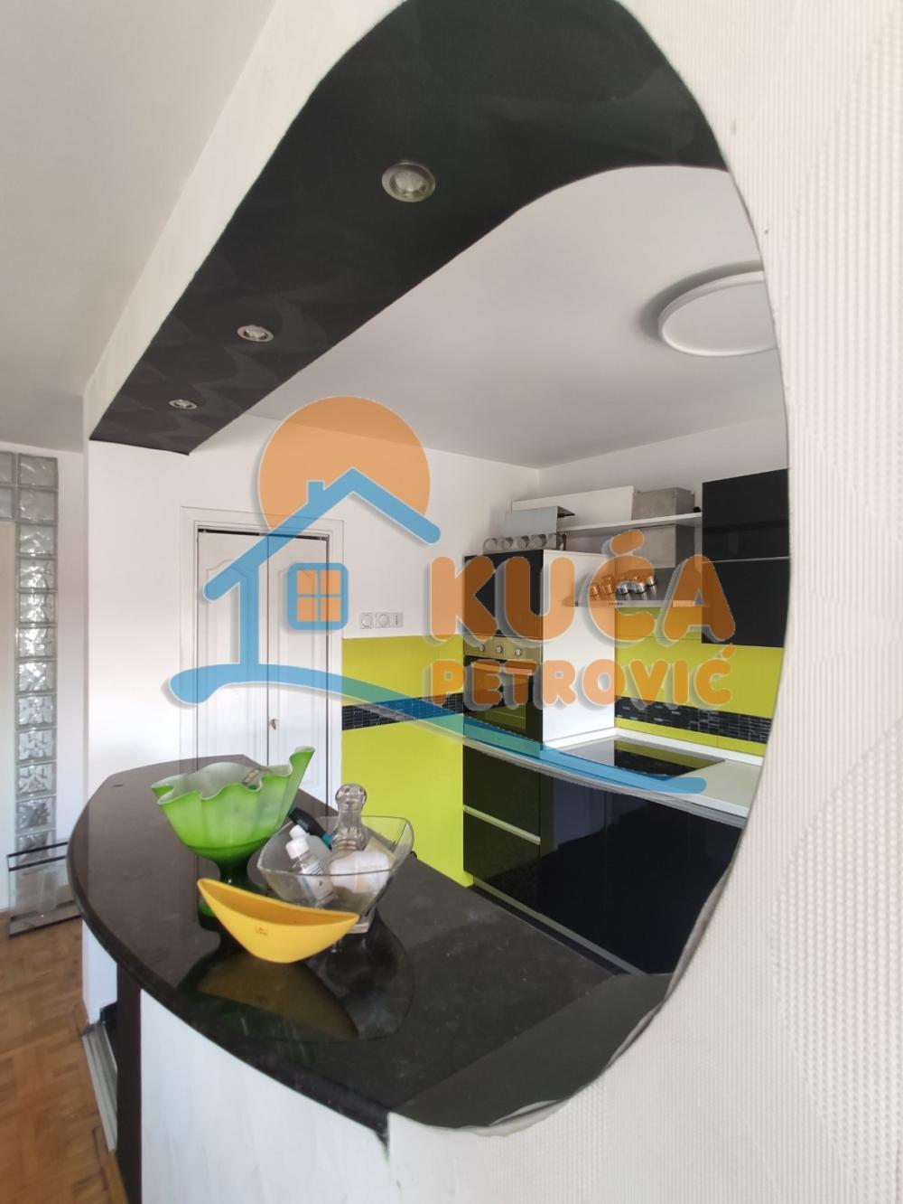 Slika 5 - Trg kralja Aleksandra Ujedinitelja, Trosoban stan za izdavanje, 72m2, 600€