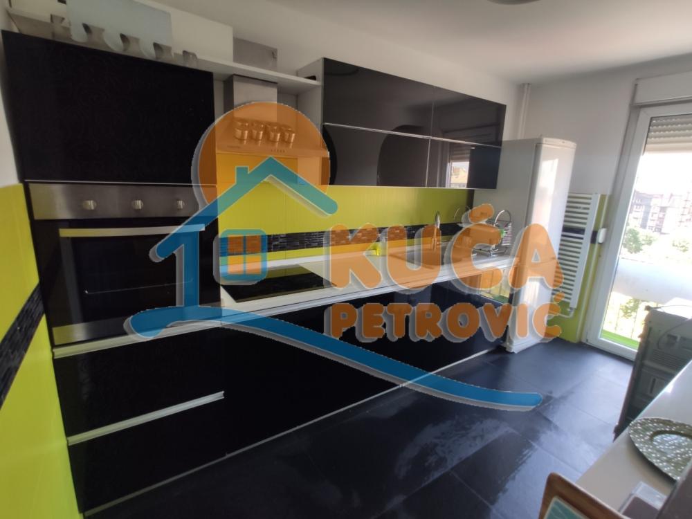 Slika 4 - Trg kralja Aleksandra Ujedinitelja, Trosoban stan za izdavanje, 72m2, 600€