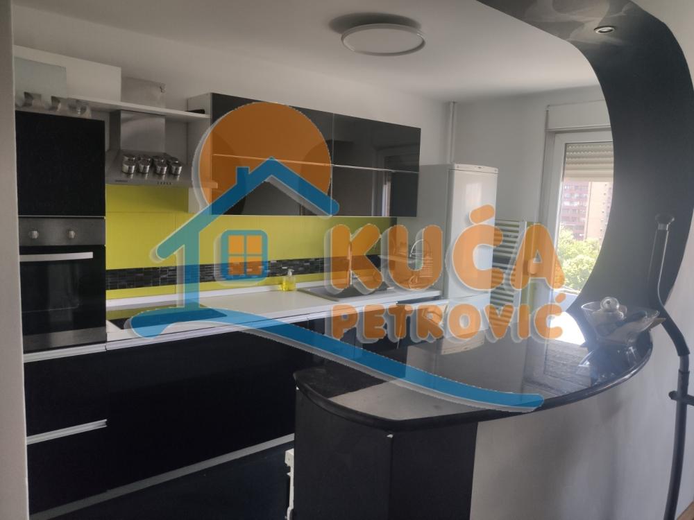 Slika 3 - Trg kralja Aleksandra Ujedinitelja, Trosoban stan za izdavanje, 72m2, 600€