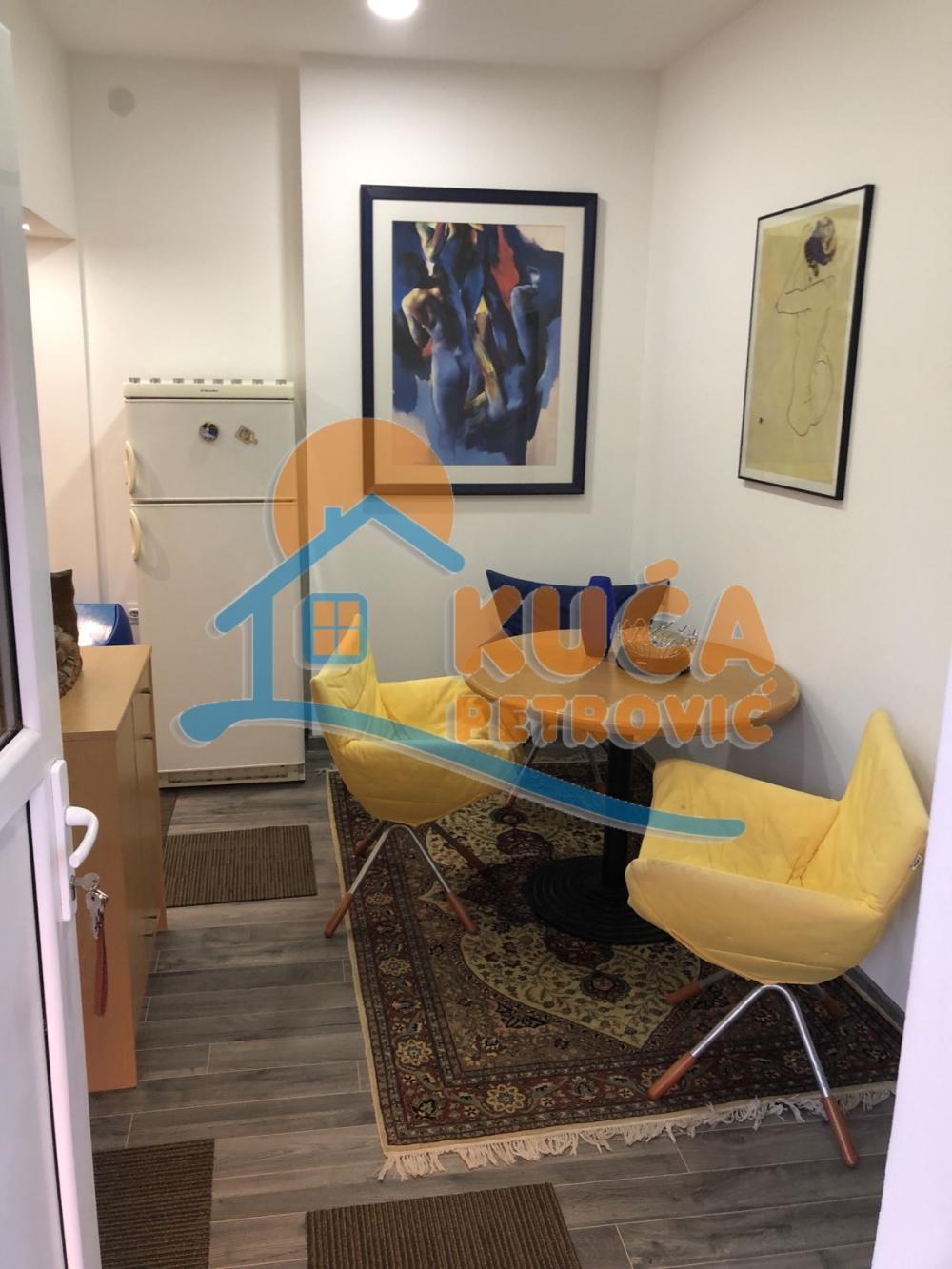 Slika 5 - Obrenovićeva, Jednosoban stan za izdavanje, 26m2, 320€