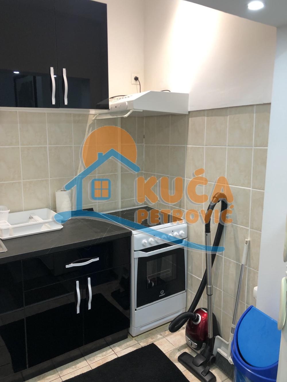 Slika 3 - Obrenovićeva, Jednosoban stan za izdavanje, 26m2, 320€