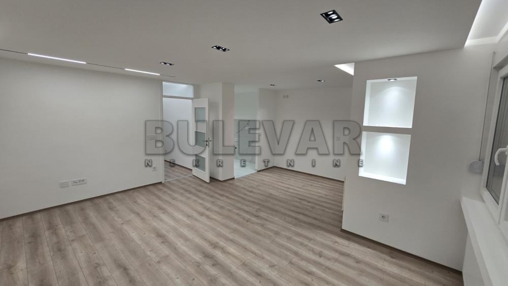 Slika 2 - Bulevar Nemanjića, Trosoban stan na prodaju, 89m2, 186.000€