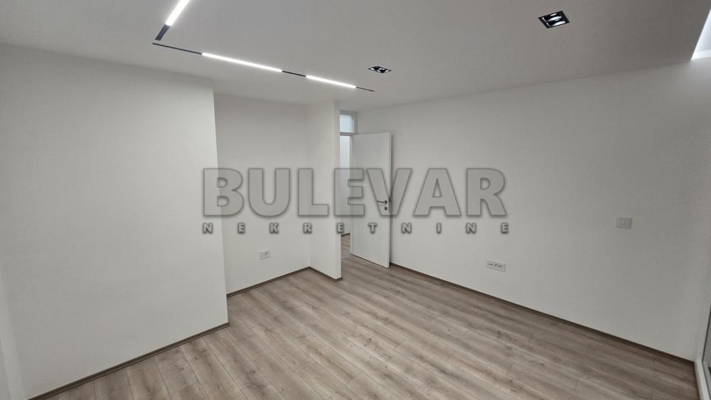 Slika 5 - Bulevar Nemanjića, Trosoban stan na prodaju, 89m2, 186.000€