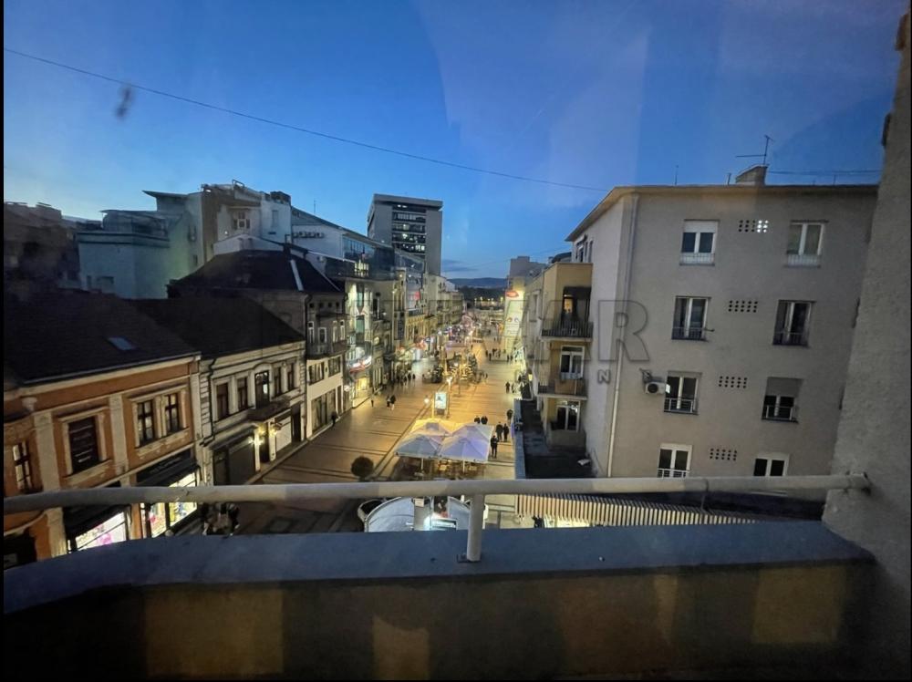 Slika 9 - Obrenovićeva, Četvorosoban stan za izdavanje, 92m2, 700€