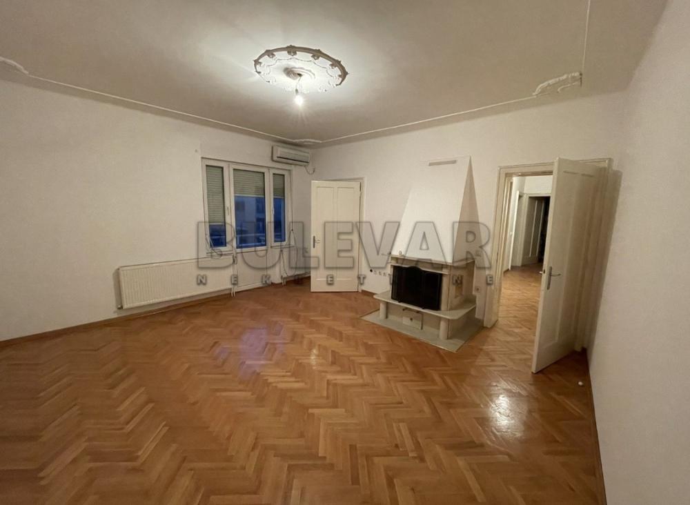 Slika 1 - Obrenovićeva, Četvorosoban stan za izdavanje, 92m2, 700€