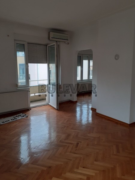 Slika 7 - Obrenovićeva, Četvorosoban stan za izdavanje, 92m2, 700€