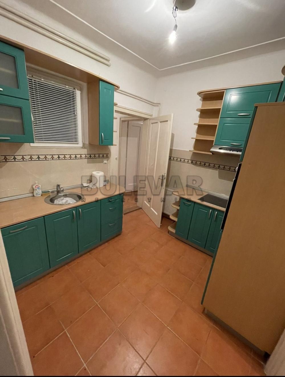 Slika 2 - Obrenovićeva, Četvorosoban stan za izdavanje, 92m2, 700€