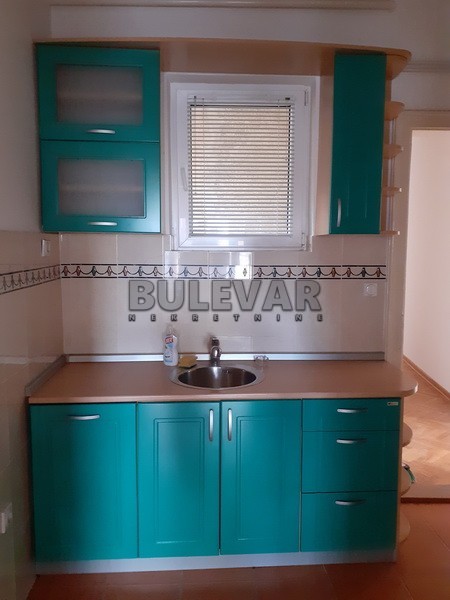 Slika 3 - Obrenovićeva, Četvorosoban stan za izdavanje, 92m2, 700€