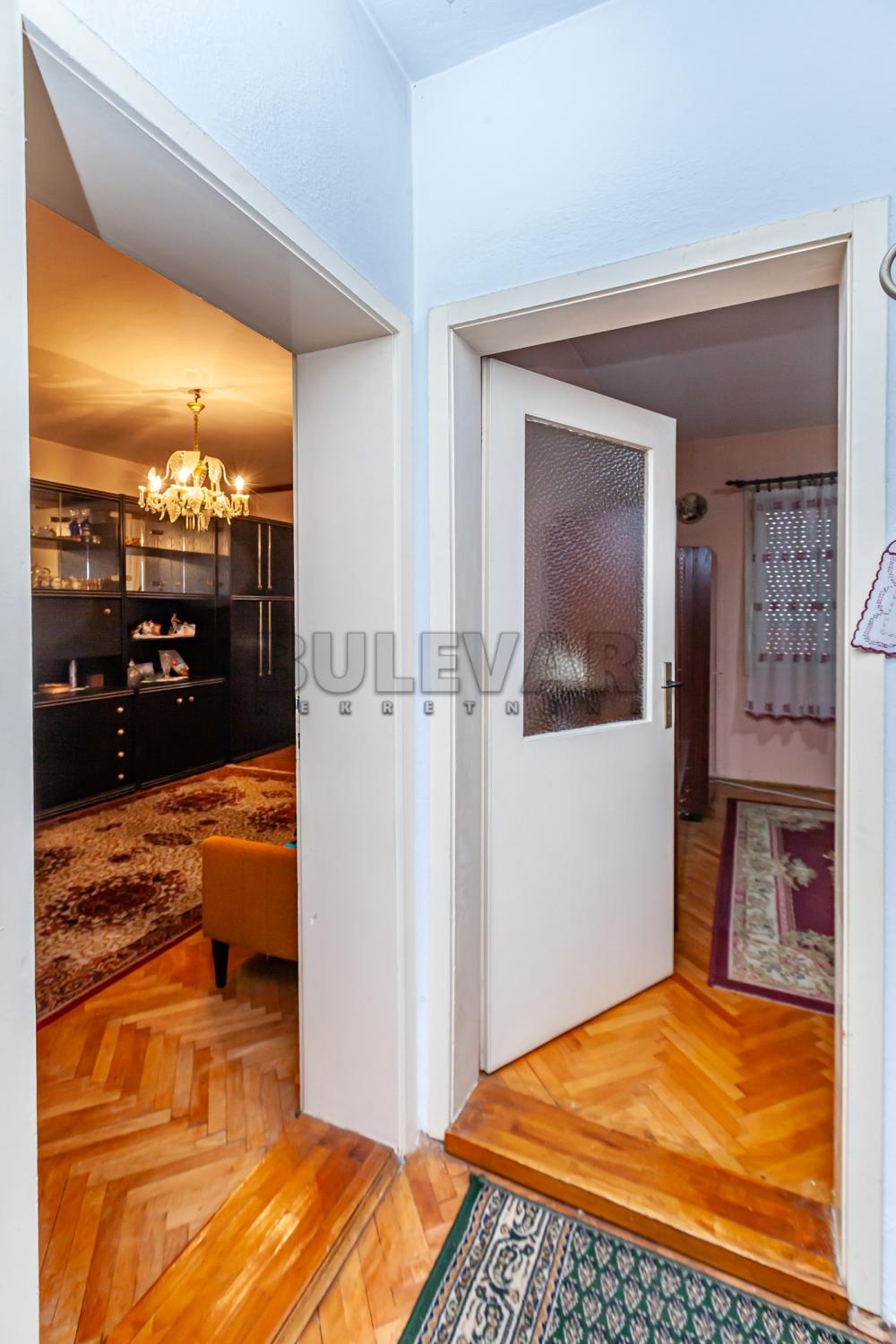 Slika 1 - Velikojastrebačka, Kuća na prodaju, 251m2, 195.000€