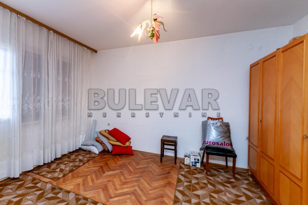 Slika 2 - Velikojastrebačka, Kuća na prodaju, 251m2, 195.000€