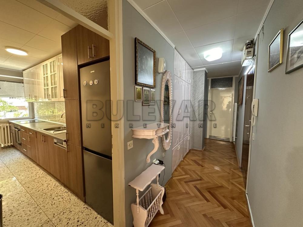 Slika 6 - Bulevar Nemanjića, Trosoban stan na prodaju, 78m2, 155.000€