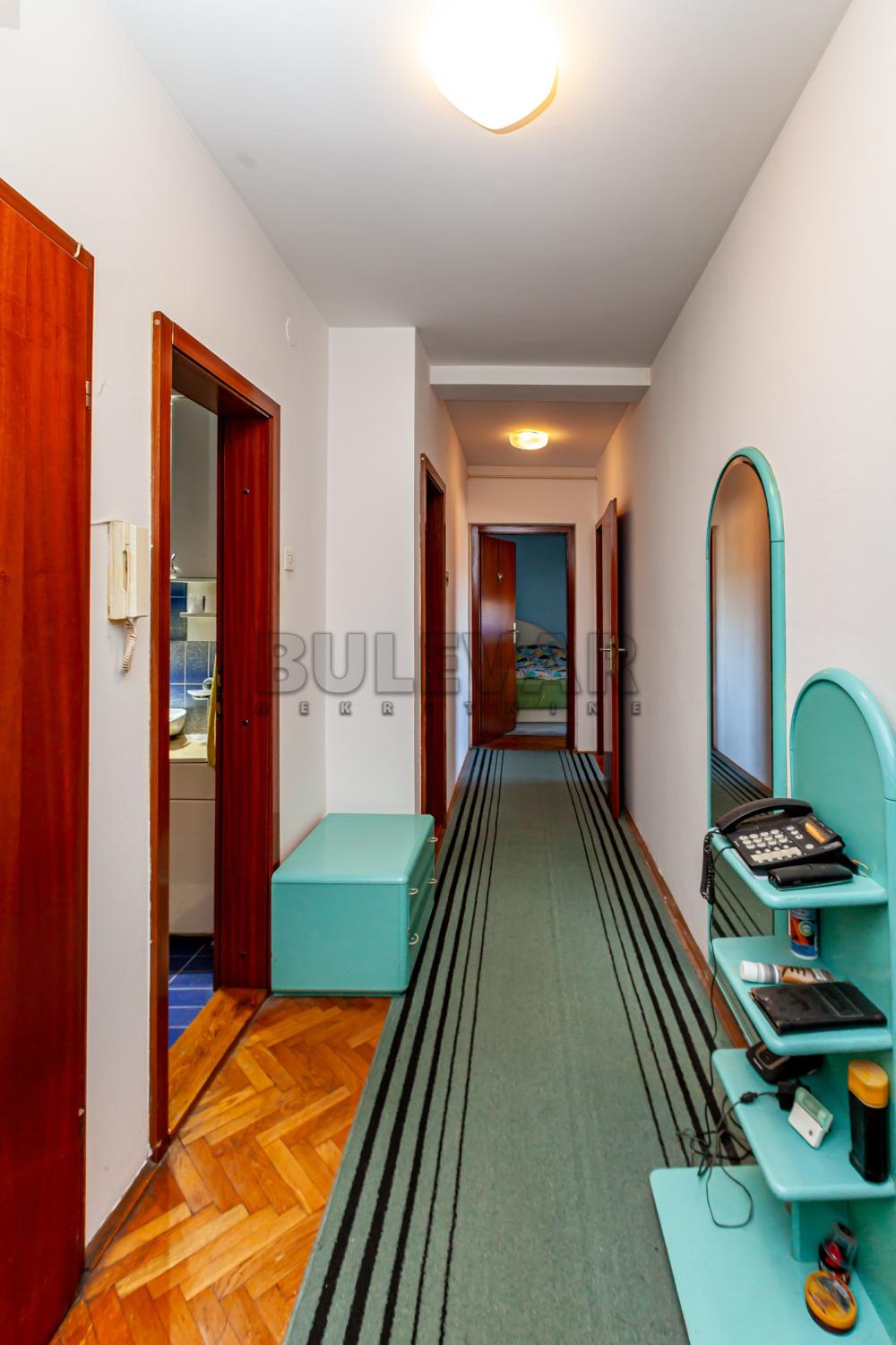 Slika 8 - Bulevar Nemanjića, Trosoban stan na prodaju, 92m2, 189.600€