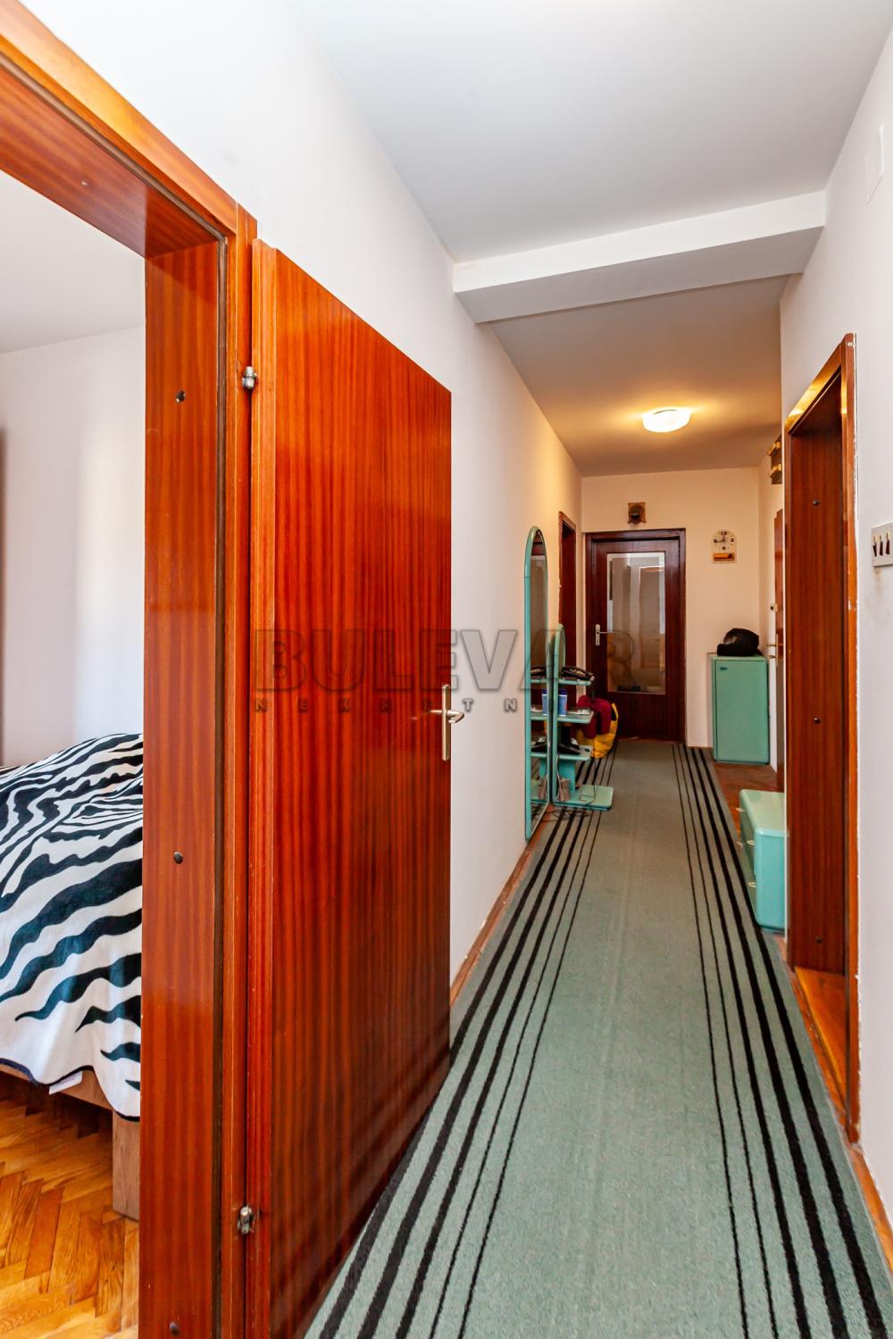 Slika 9 - Bulevar Nemanjića, Trosoban stan na prodaju, 92m2, 189.600€