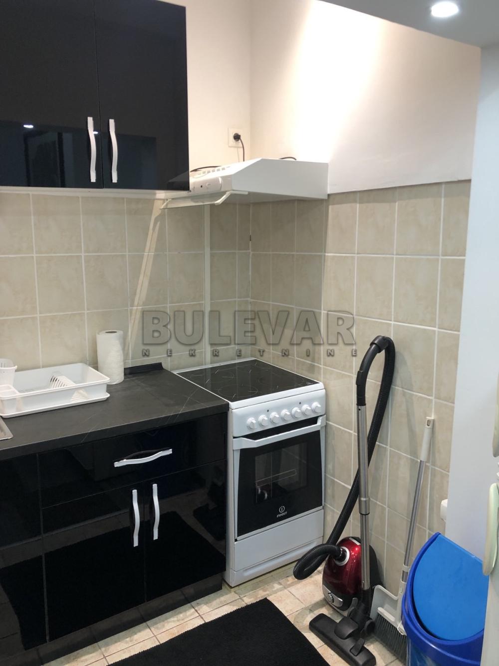 Slika 3 - Obrenovićeva, Jednosoban stan za izdavanje, 26m2, 320€