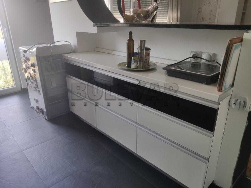 Slika 6 - Trg kralja Aleksandra Ujedinitelja, Trosoban stan za izdavanje, 72m2, 600€