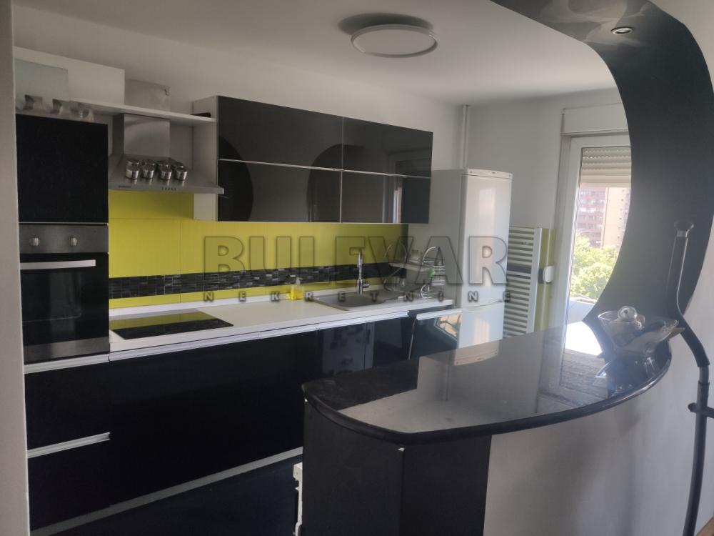 Slika 3 - Trg kralja Aleksandra Ujedinitelja, Trosoban stan za izdavanje, 72m2, 600€