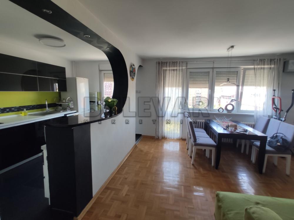 Slika 2 - Trg kralja Aleksandra Ujedinitelja, Trosoban stan za izdavanje, 72m2, 600€