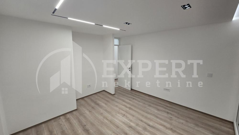 Slika 5 - Bulevar Nemanjića, Trosoban stan na prodaju, 89m2, 186.000€
