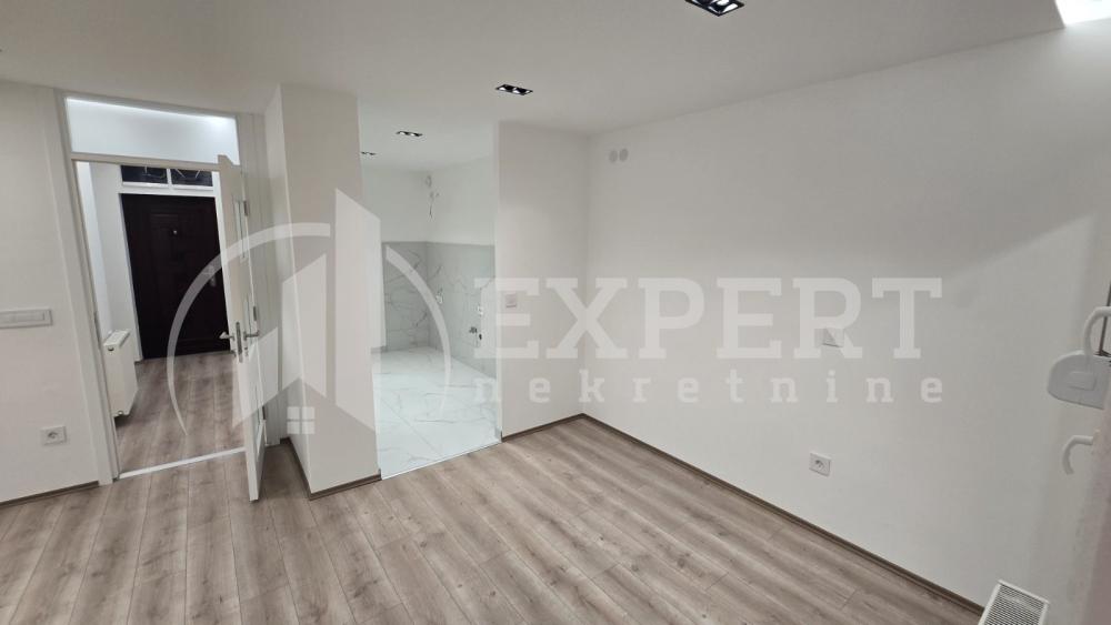 Slika 3 - Bulevar Nemanjića, Trosoban stan na prodaju, 89m2, 186.000€