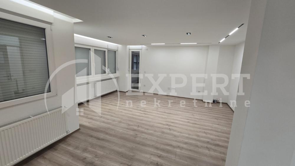 Slika 1 - Bulevar Nemanjića, Trosoban stan na prodaju, 89m2, 186.000€