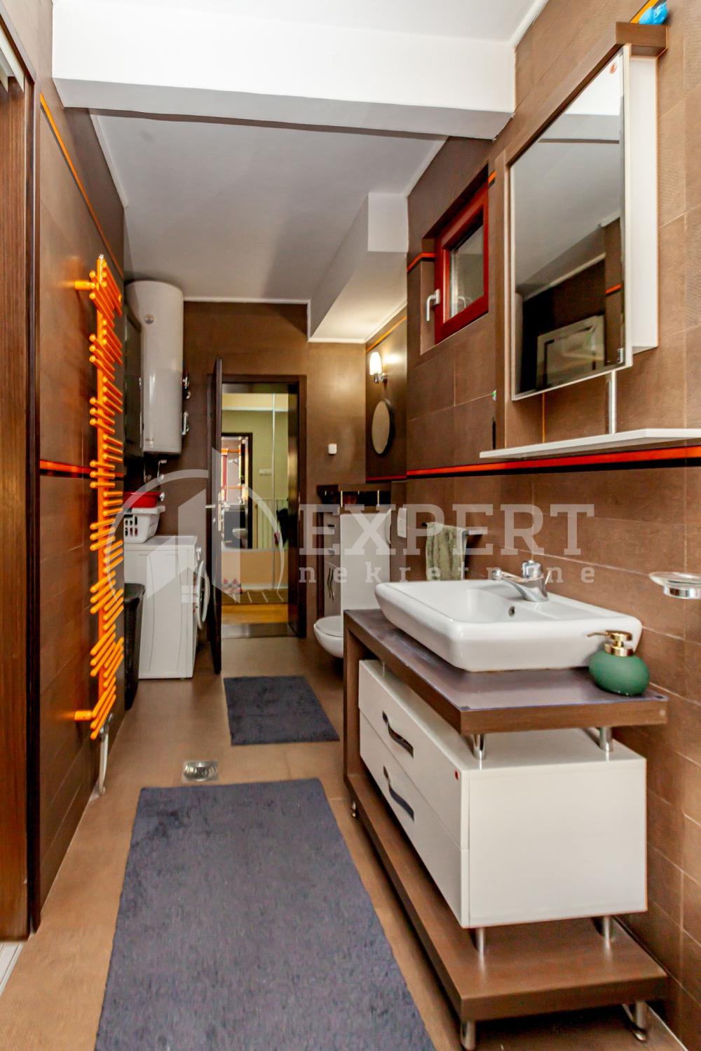 Slika 8 - Lole Ribara, Dvoiposoban stan na prodaju, 76m2, 189.000€