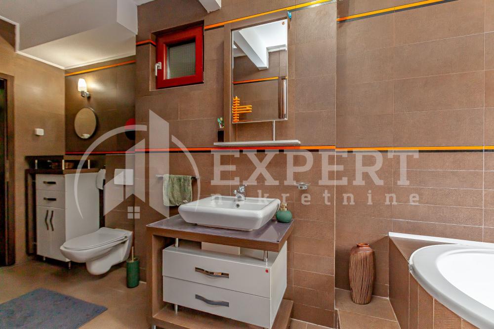 Slika 7 - Lole Ribara, Dvoiposoban stan na prodaju, 76m2, 189.000€