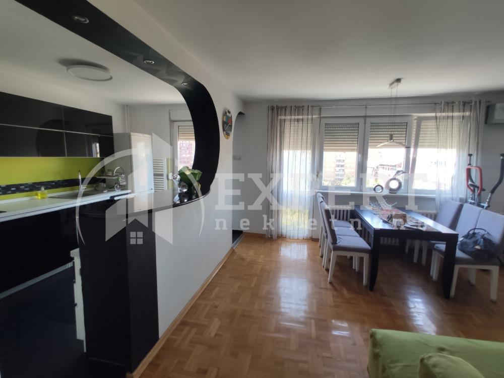 Slika 2 - Trg kralja Aleksandra Ujedinitelja, Trosoban stan za izdavanje, 72m2, 600€