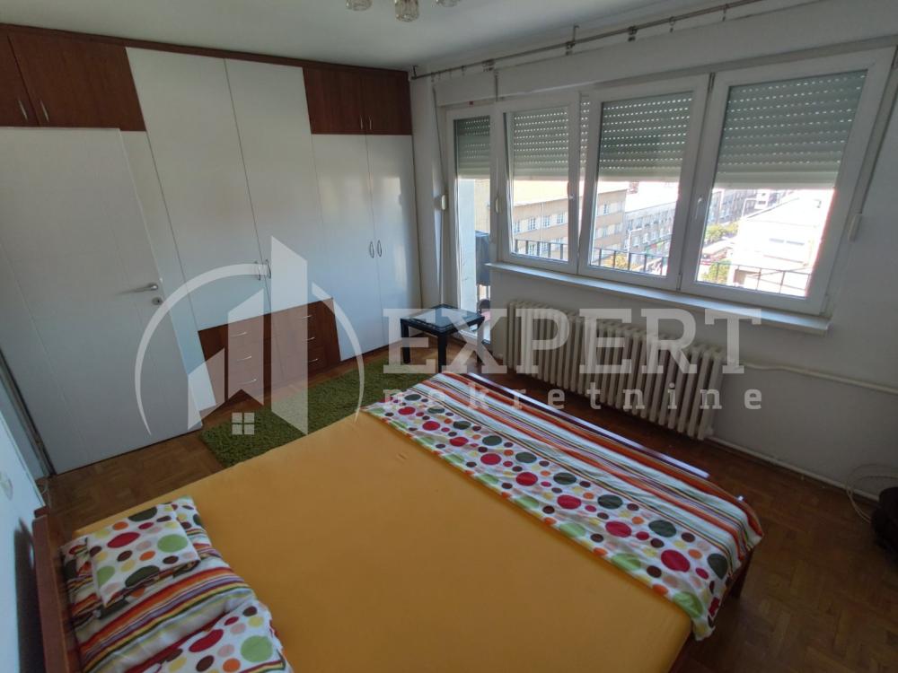 Slika 8 - Trg kralja Aleksandra Ujedinitelja, Trosoban stan za izdavanje, 72m2, 600€