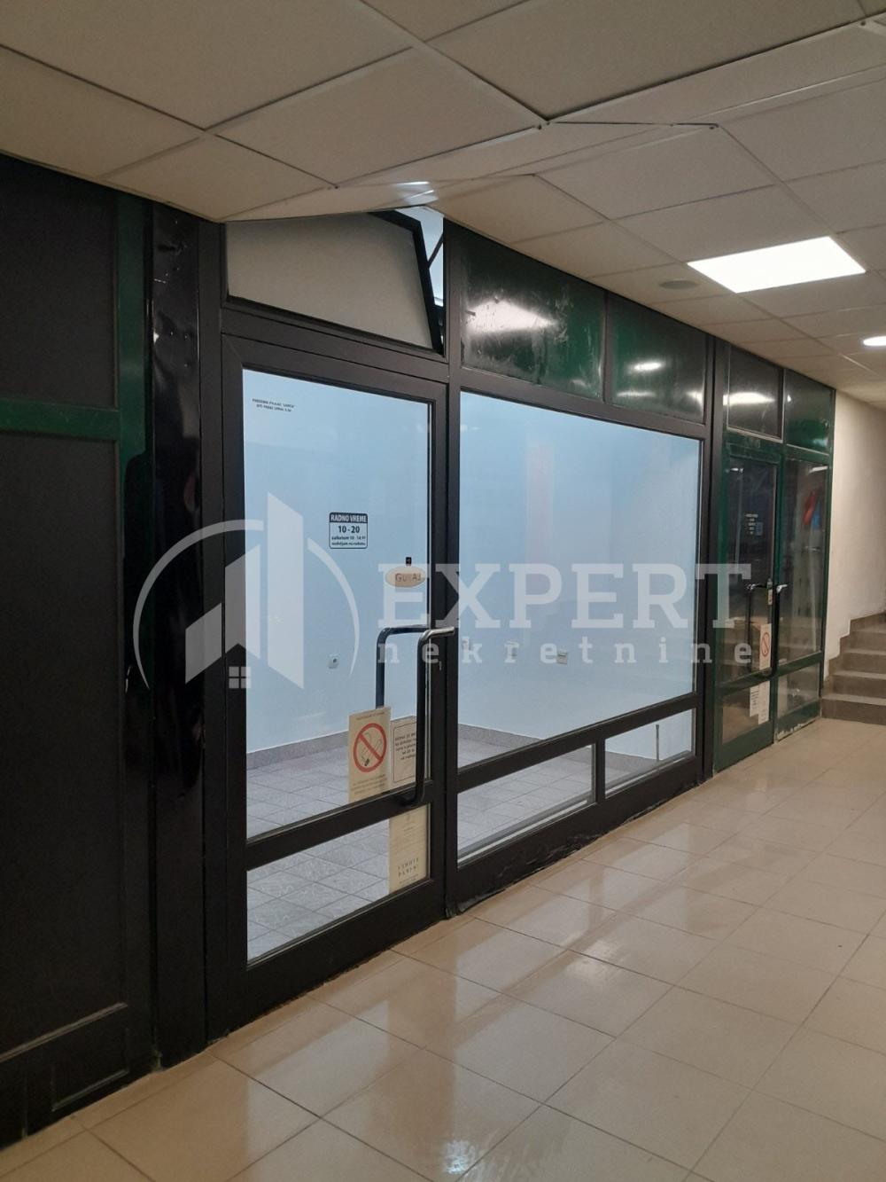 Slika 5 - Obrenovićeva,  Lokal za izdavanje, 8m2, 80€